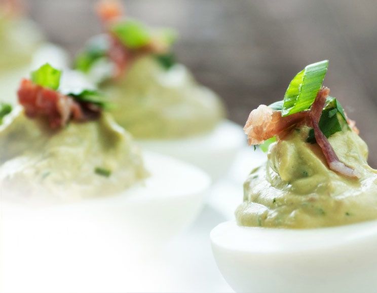 guacamole deviled eggs featured image