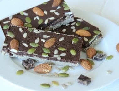 Need a snack? This Paleo energy bars recipe is made with bananas and packed with hearty nuts and seeds to keep you satisfied throughout the day.