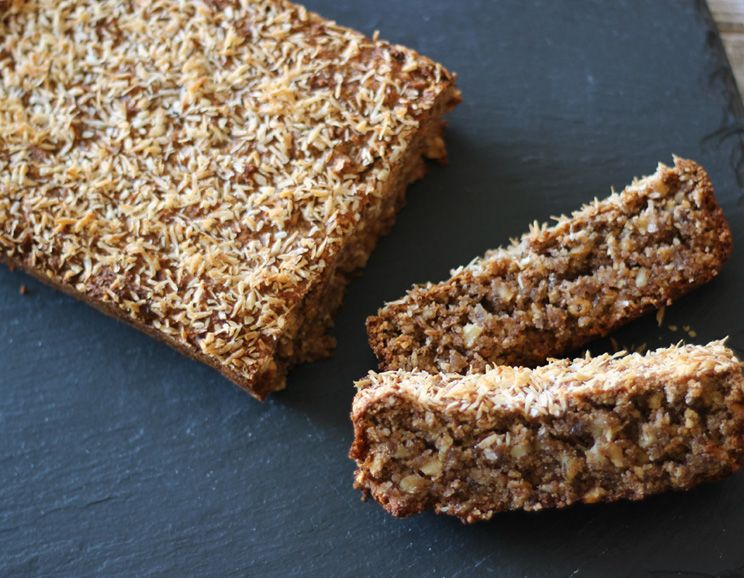 Tiger-Nut-Coconut-Bread-with-coconut-flakes744