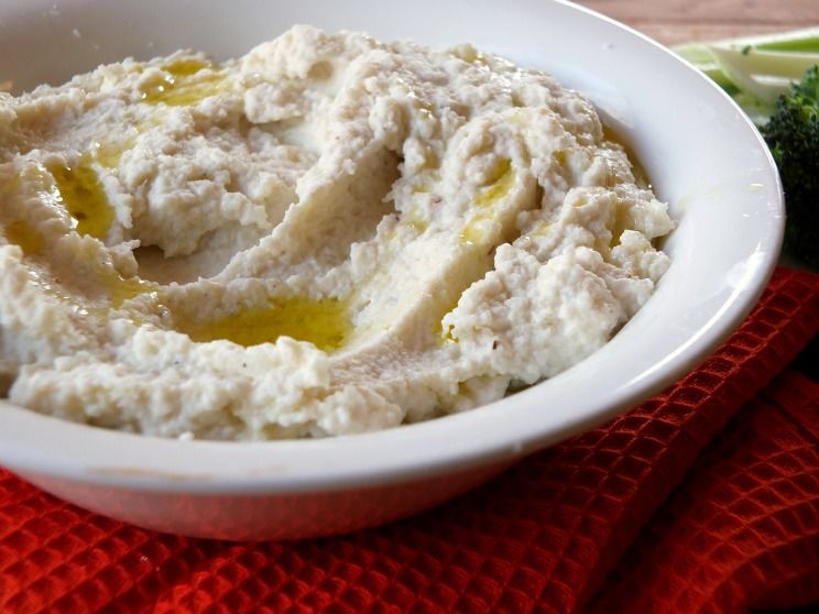 Paleo Cauliflower Hummus