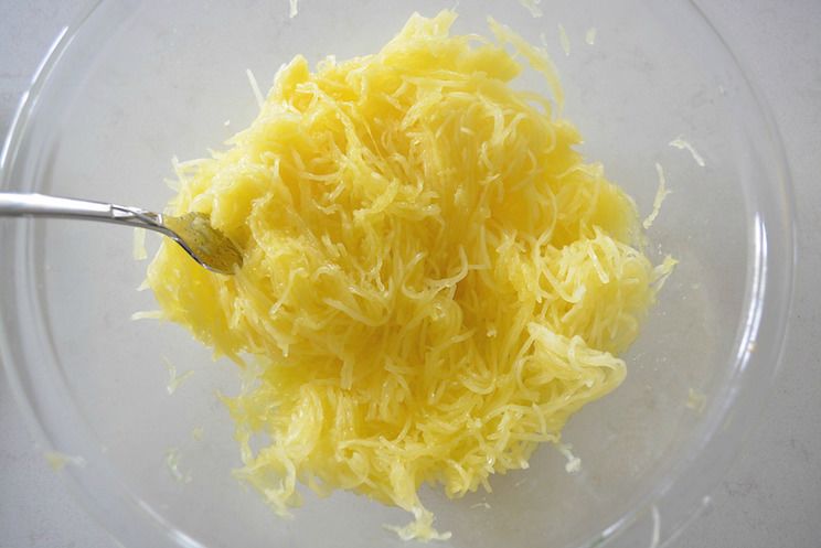 How to scrape spaghetti squash