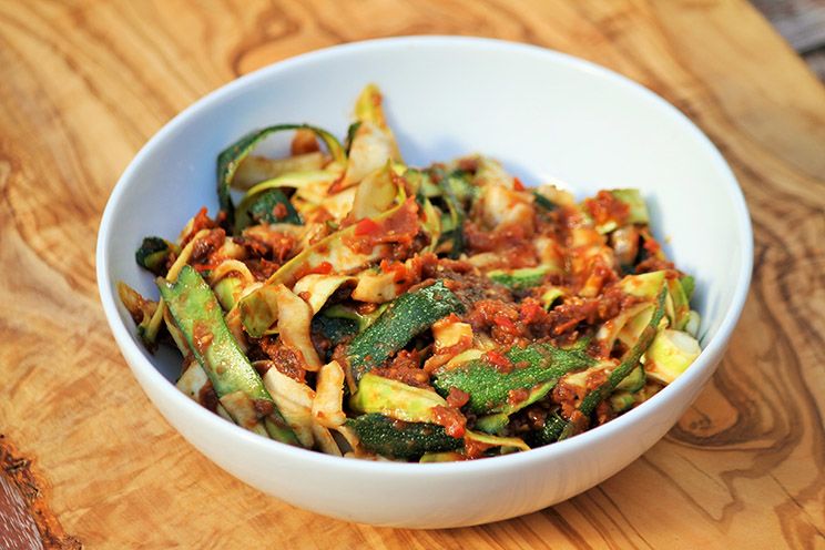 Zucchini_Noodles_with_a_Sundried_Tomato_Sauce_3