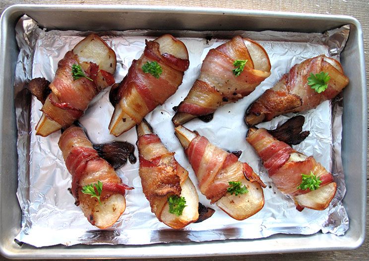 pears-wrapped-in-bacon
