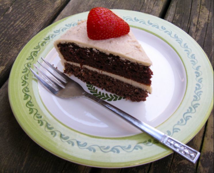 double-layer-chocolate-cake