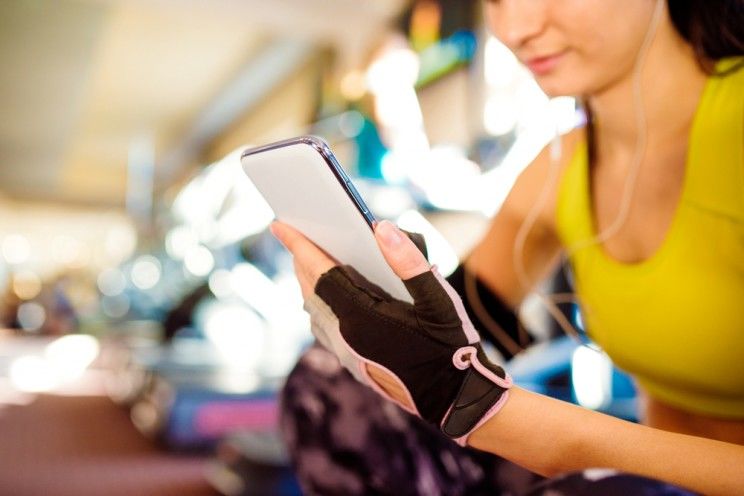 reading-on-treadmill