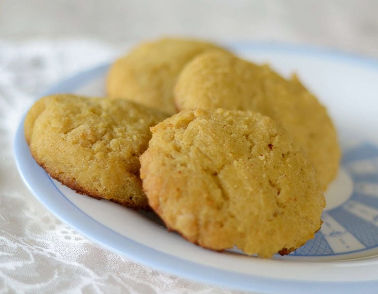 coconut flour biscuits featured image