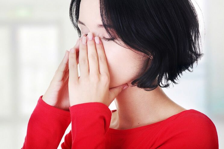 woman with sinus trouble