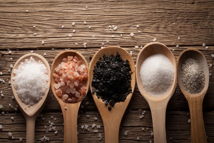 salt types in different spoons
