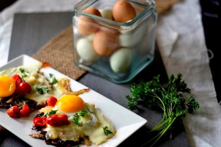 egg-stuffed mushrooms