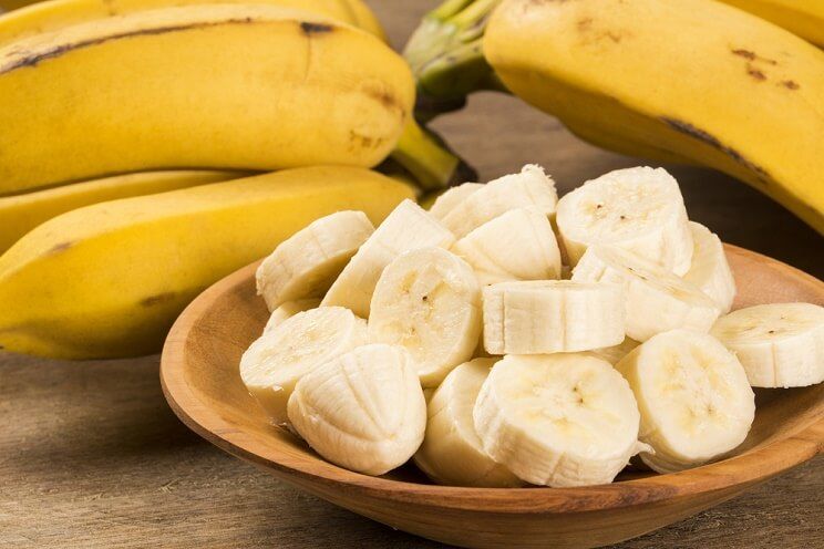 sliced bananas in a bowl