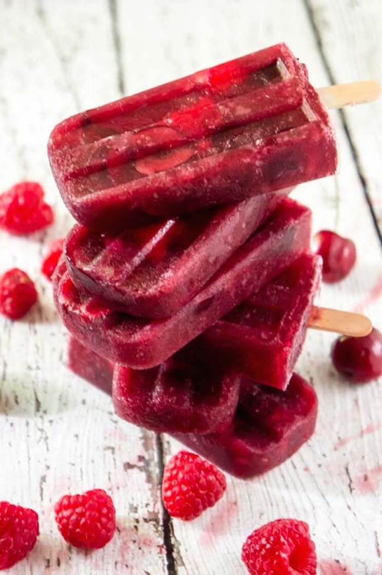 popsicles made with berry sangria
