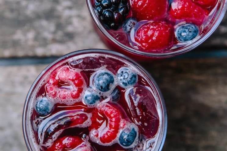 summer berry sangria