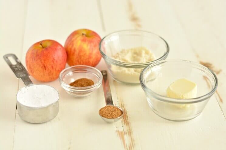 apple-slices-with-pumpkin-pie-ingredients.jpg