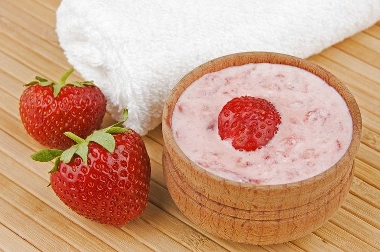 homemade strawberry mask