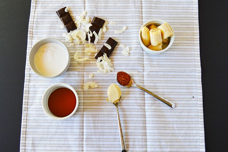 Chocolate-Maca-Milkshake_Ingredients.jpg