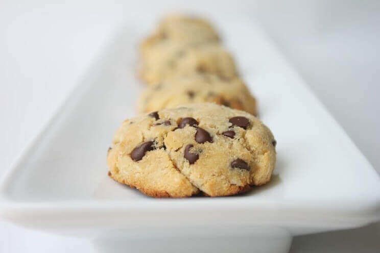 simple paleo chocolate chip cookies
