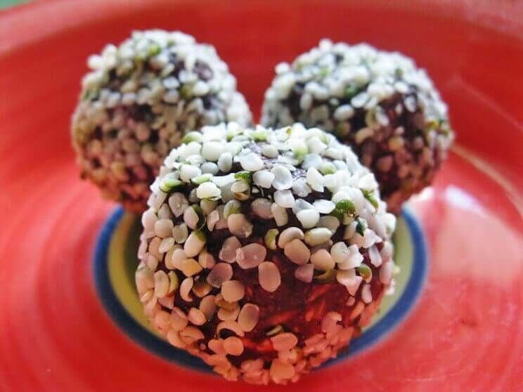 chocolate goji balls