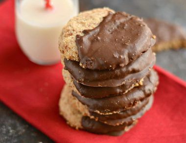 dark chocolate dipped shortbread cookie featured image