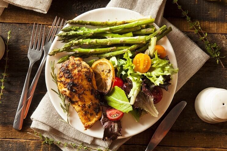 chicken with salad and asparagus