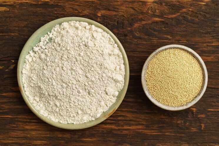 amaranth seeds and flour