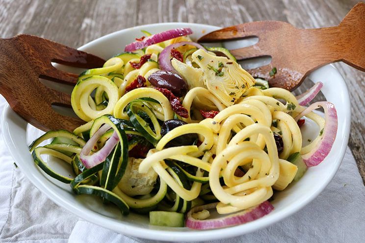 schema-photo-Greek-Pasta-Salad-Recipe-with-Light-Zucchini-Noodles.jpg