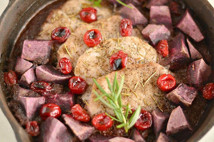 schema-photo-Rosemary-Pork-chops-with-Cranberry-Sauce.jpg