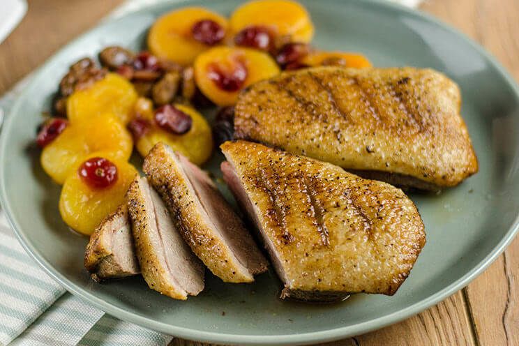 schema-photo-Seared-Duck-Breasts-with-Honey-and-Apricot-Sauce.jpg