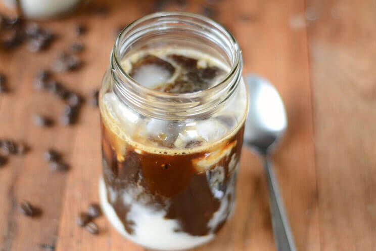 schema-photo-Thai-Iced-Coffee-with-Creamy-Coconut-Milk.jpg
