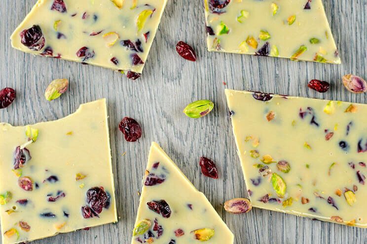 schema-photo-White-Chocolate-Bark-with-Cranberries-and-Pistachios.jpg