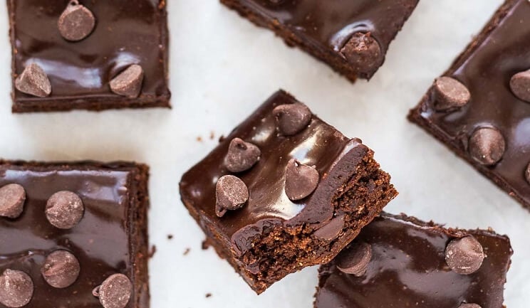 Paleo brownies with chocolate chips