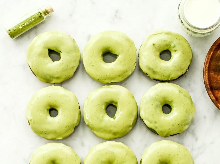 green spinach matcha donuts