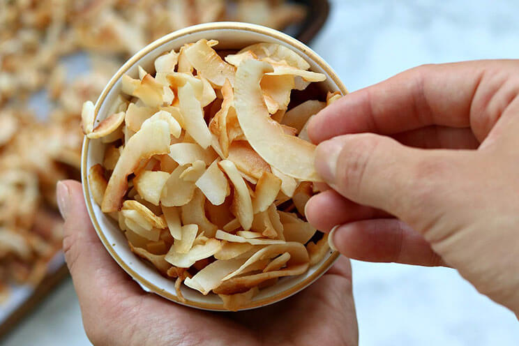 SCHEMA-PHOTO-3-Ingredient-Coconut-Chips.jpg