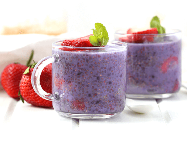 very berry chia seed pudding