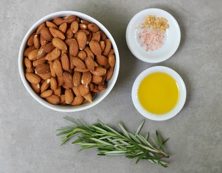 6 Easy Ideas for Roasted Almonds