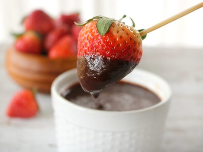9 Fondue Dipper Ideas (Plus 2Ingredient Chocolate Fondue Recipe)