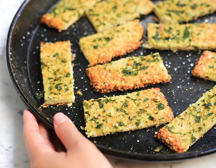 17 Low Carb + Keto Bread Recipes (with Macros Calculated For You!)