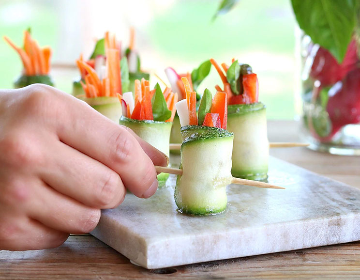 Raw Zucchini Rolls with Paleo Pesto