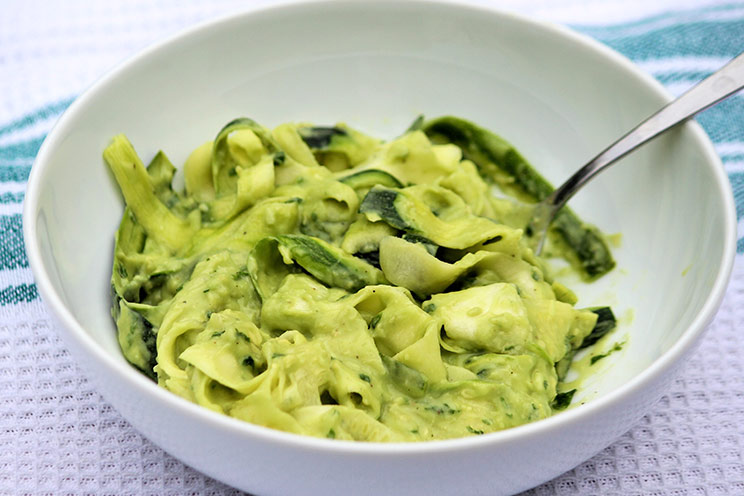 SCHEMA-PHOTO-Avocado-Garlic-Sauce.jpg