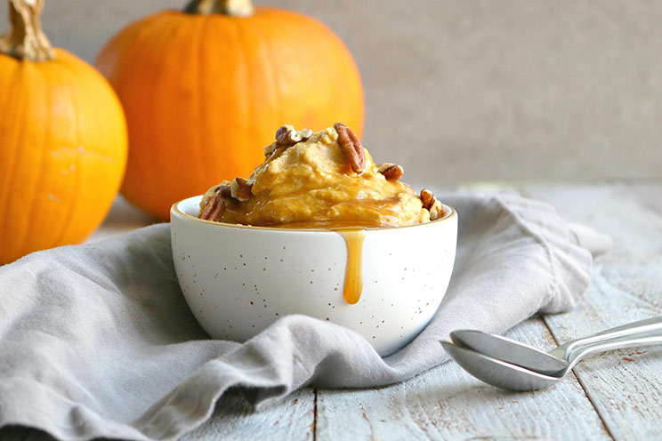 SCHEMA-PHOTO-Easy-Pumpkin-Spice-Ice-Cream.jpg