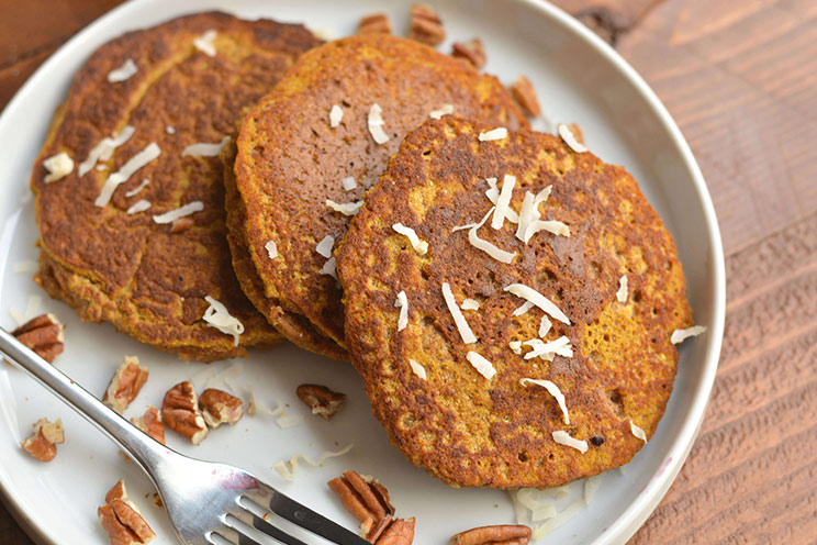 Pumpkin Spice Coconut Flour Pancakes