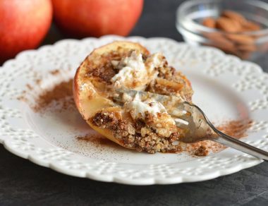 These Healthy Baked Apples Taste Just Like Apple Pie, Without the Crust