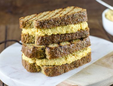 Sandwiches are the ultimate portable lunch food. Try these Paleo breadless sandwiches that swap bread for fresh red pepper, cauliflower, and even bacon.