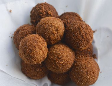To make these gingerbread donut holes thick and dense, the batter is made from a hearty combination of sweet potato purée, cassava flour and almond flour.