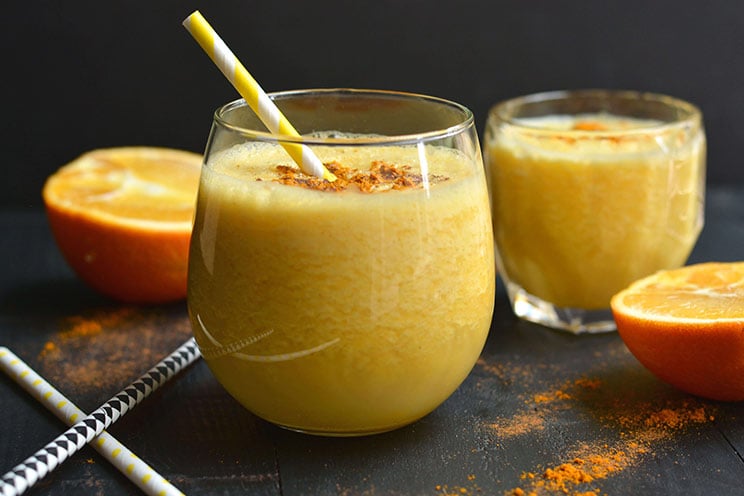 Frothy Vanilla Turmeric Orange Juice with Anti-Inflammatory Benefits