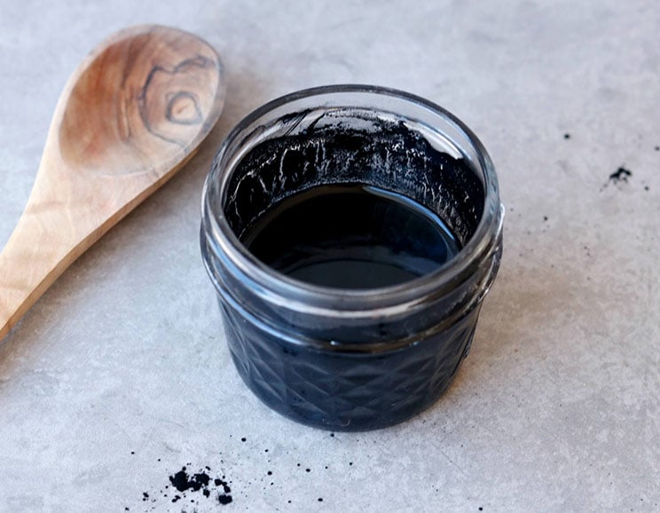 DIY Charcoal Face Mask with Coconut Oil (Detoxes Skin with Only 3 Ingredients!)