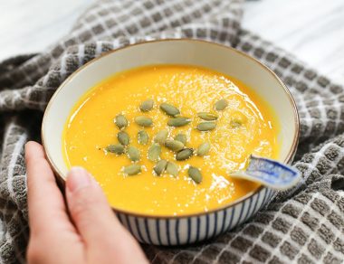Ready for the best pumpkin soup recipe ever? A bowl of this thick and creamy soup spiced with turmeric will warm your body and soul.