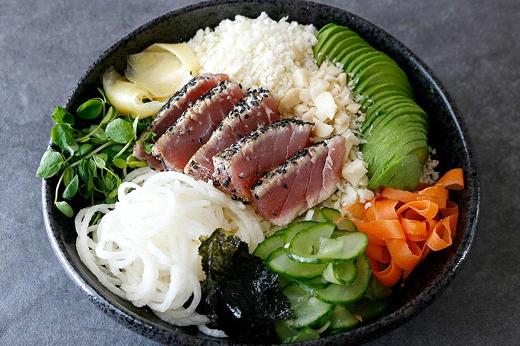 SCHEMA-PHOTO-Swap-Your-Boring-Salad-with-This-Easy-Seared-Tuna-Bowl.jpg