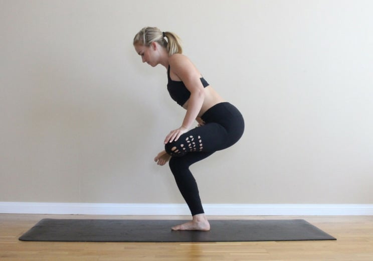 9 IT Band Stretches to Release Tightness (Gentle + Soothing)