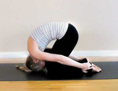 The strain from sitting at a desk, or looking down at your cell phone can cause upper back pain. Try these yoga poses to stretch away the discomfort.
