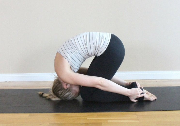 9 Easy Yoga Poses For Upper Back Pain Gentle Soothing
